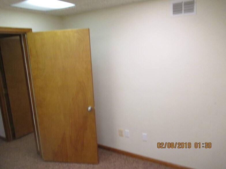 More Photos Of 9107 Industry Dr, Manassas Park Warehouse For Lease