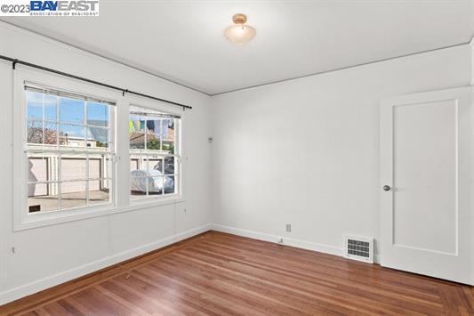More Photos Of 476 42nd St, Oakland Apartments For Sale