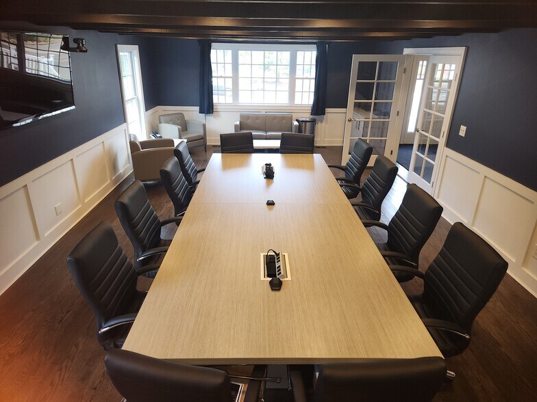 More Photos Of 410 E Main St, Centerport Office Residential For Sale