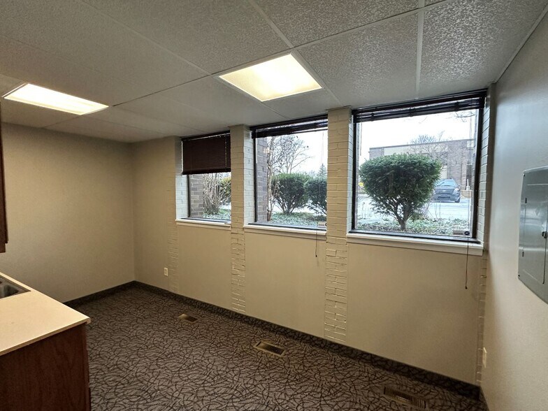 More Photos Of 1500 44th St SE, Grand Rapids Medical For Lease