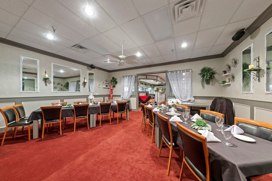 More Photos Of 4725 Vincennes Blvd, Cape Coral Restaurant For Sale