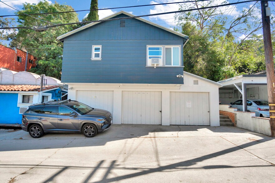 More Photos Of 3662 Fredonia Dr, Los Angeles Apartments For Sale