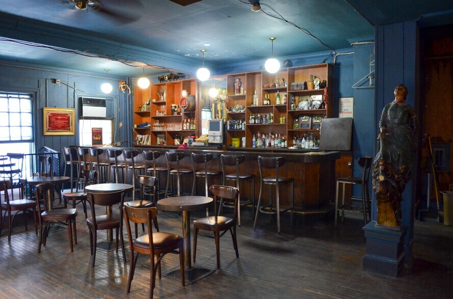 More Photos Of 259-261 S 15th St, Philadelphia Storefront Retail Residential For Sale