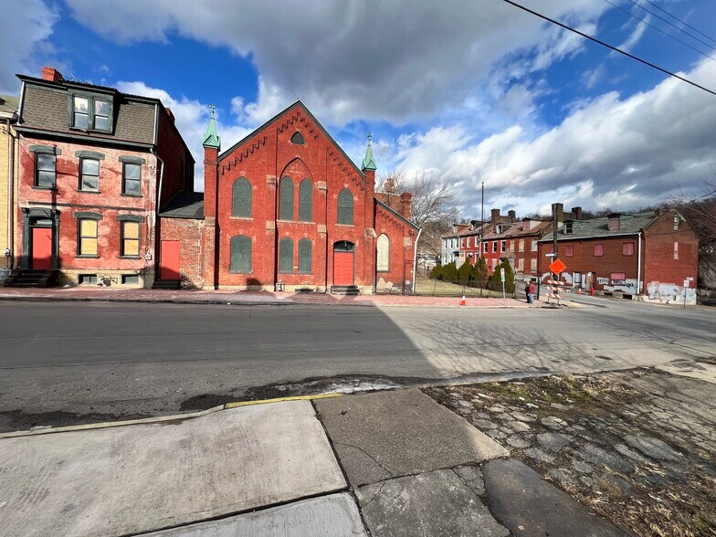 More Photos Of 2035-2037 Forbes Ave, Pittsburgh Religious Facility For Sale