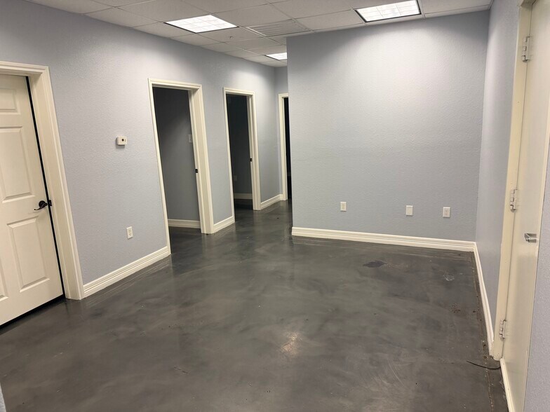 More Photos Of 101 Industrial Park Blvd, Hitchcock Warehouse For Lease