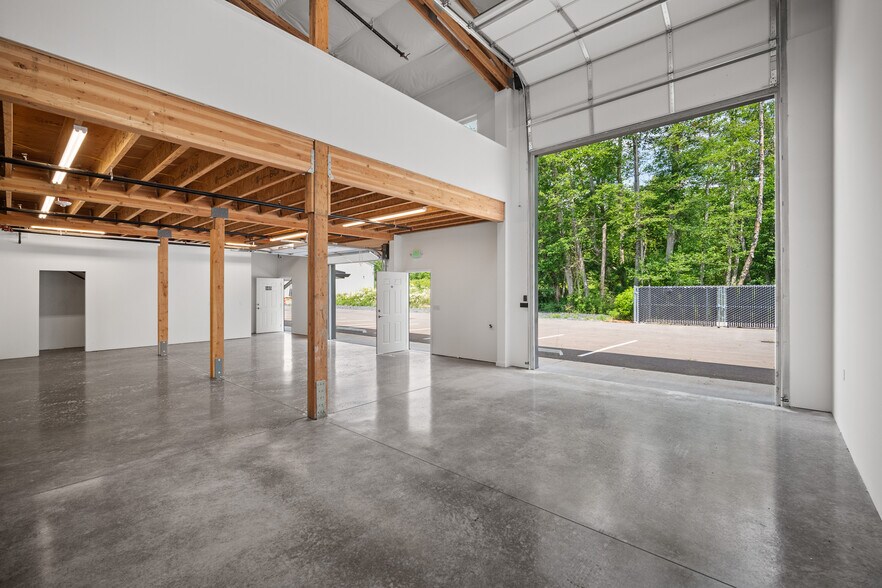 More Photos Of 2900 Peace Portal Dr, Blaine Distribution For Lease