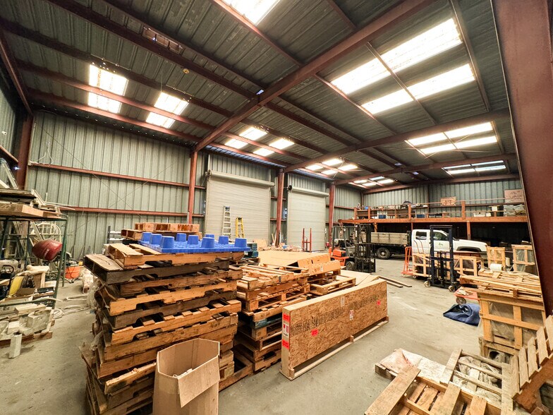 More Photos Of 5712 W Washington Blvd, Los Angeles Warehouse For Lease