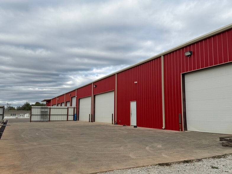 More Photos Of 10308 SE 29th St, Oklahoma City Service For Lease