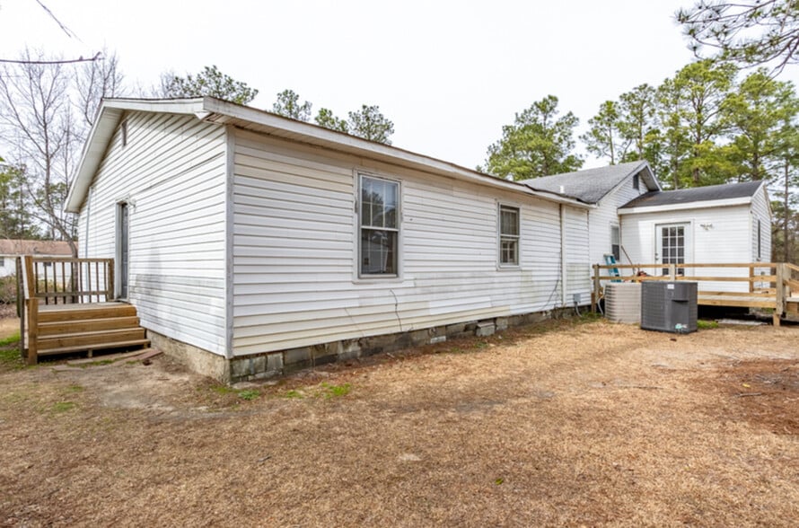 More Photos Of 1456 Dixon Rd, Elgin Assisted Living For Sale