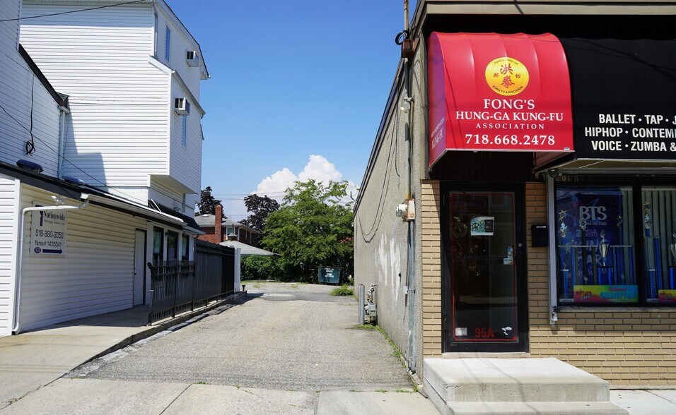 More Photos Of 95-97 Lincoln Ave, Staten Island Storefront For Lease