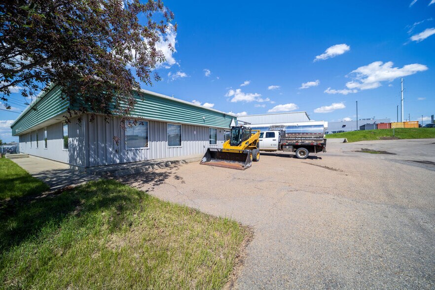 More Photos Of 9750 35th Ave NW, Edmonton Warehouse For Sale