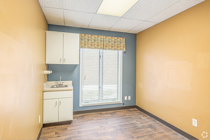 More Photos Of 5300 W Main St, Belleville Medical For Sale