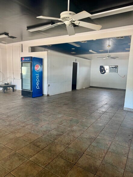 More Photos Of 200 Cecilia St, Alice Convenience Store For Lease