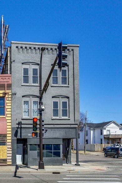 More Photos Of 1500 W Broadway Ave, Minneapolis Storefront Retail Residential For Sale