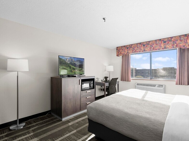 More Photos Of 815 E Hwy 89, Kanab Hotel For Sale