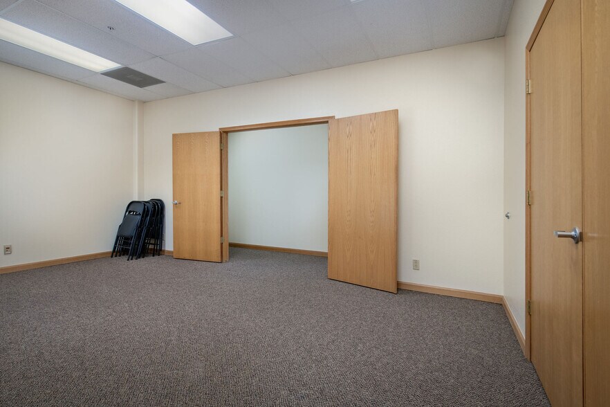 More Photos Of 350 Crown Point Cir, Grass Valley Office For Lease