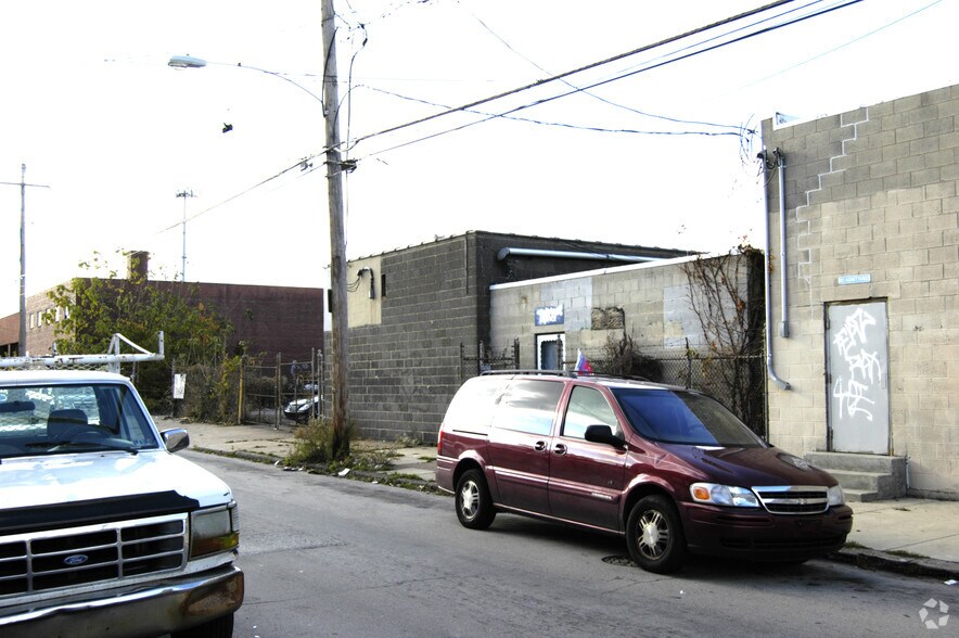 More Photos Of 3380 Tulip St, Philadelphia Warehouse For Lease