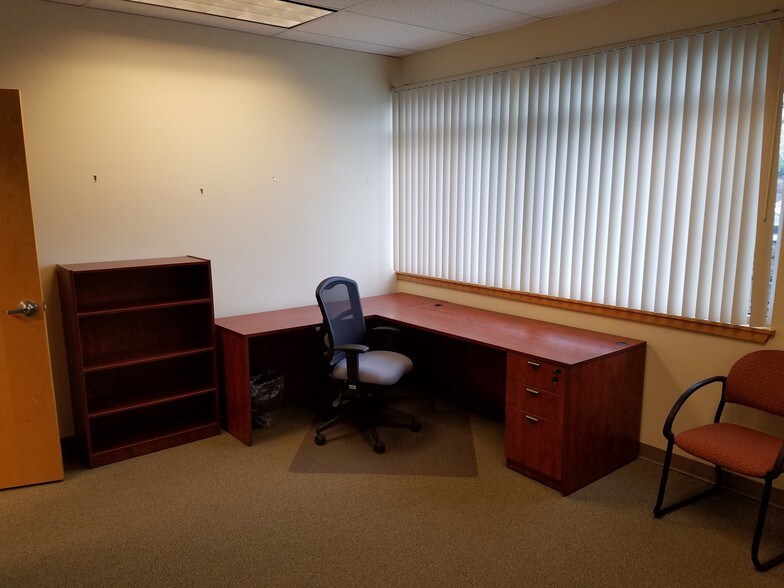 More Photos Of 7200 NE 41st St, Vancouver Office For Lease