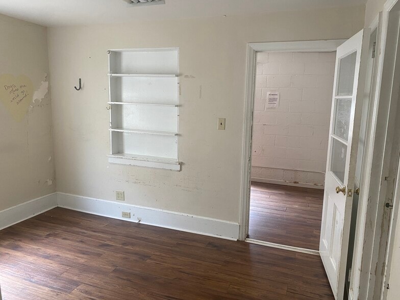 More Photos Of 727 W Johnson St, Raleigh Office For Lease