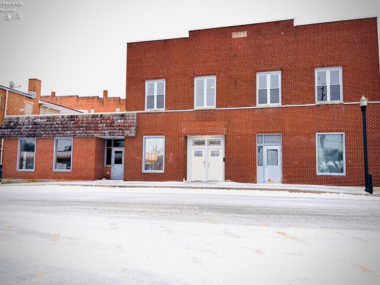 More Photos Of 110 Railroad St, Clyde Restaurant For Sale