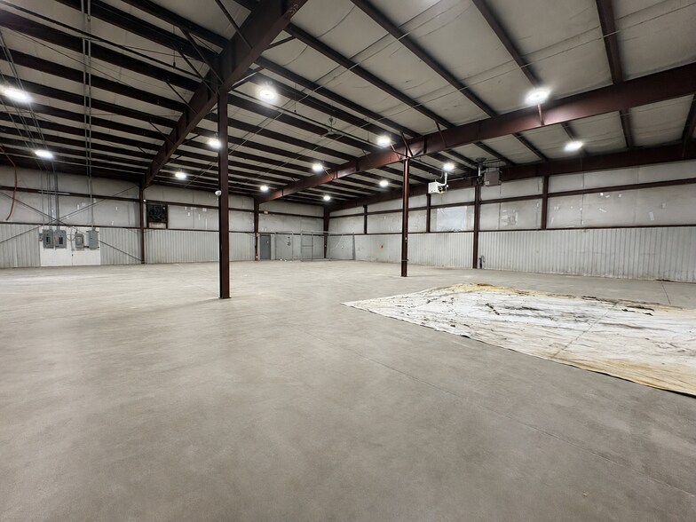 More Photos Of 3106 Independence Dr, Fort Wayne Warehouse For Lease