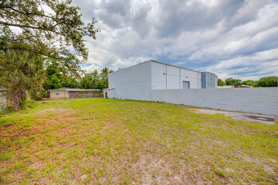 More Photos Of 1001 E Skagway Ave, Tampa Warehouse For Lease