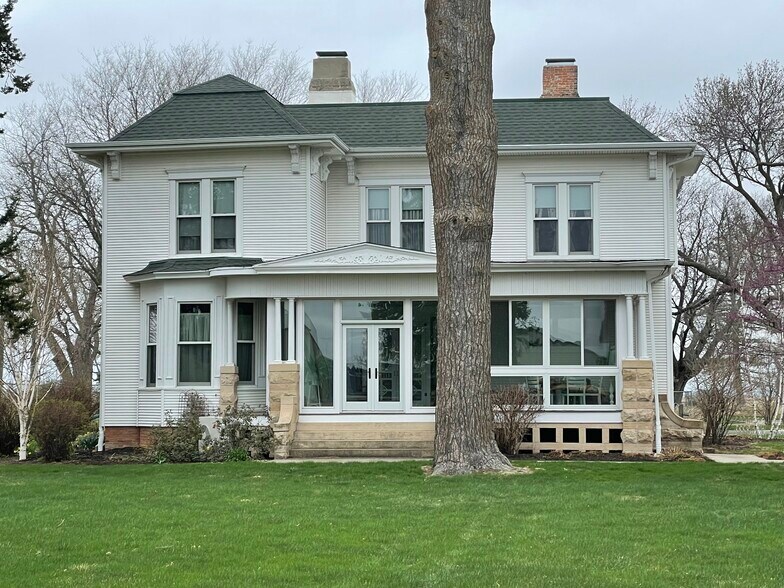 More Photos Of 14152 Highway K64, Whiting Specialty For Sale