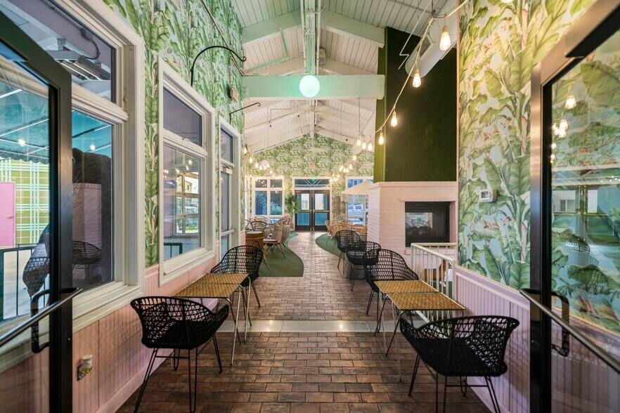 More Photos Of 2501 & 2519 Marshall St NE, Minneapolis Restaurant For Sale