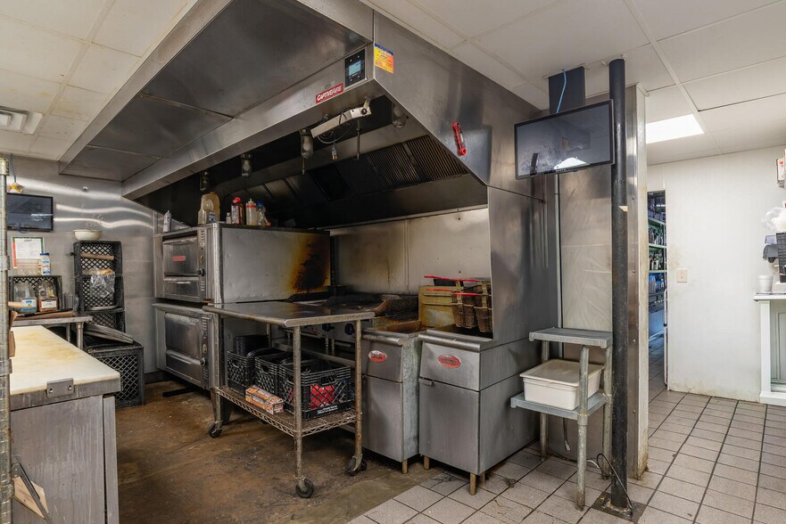 More Photos Of 8939 E Southshore Dr, Unionville Restaurant For Sale