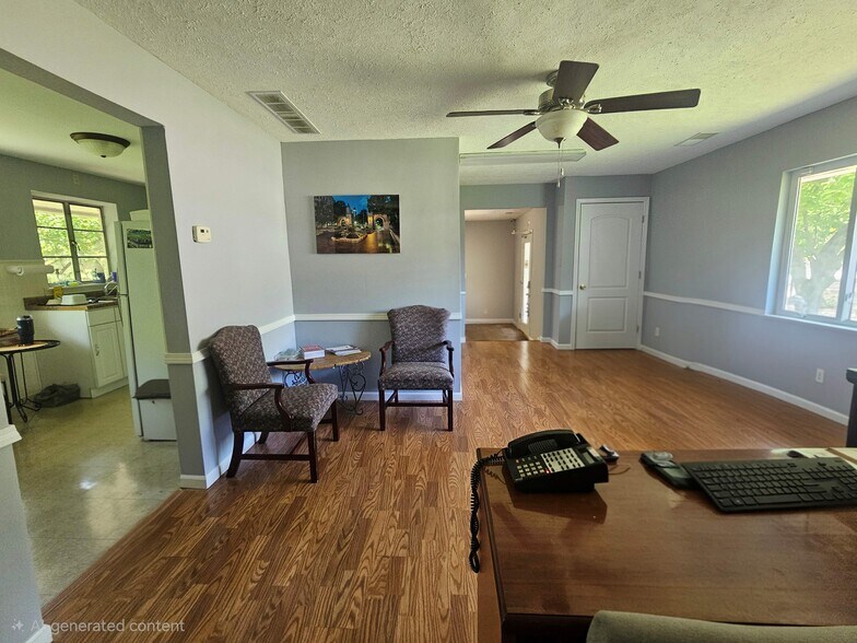 More Photos Of 2723 N Walnut St, Bloomington Office For Sale