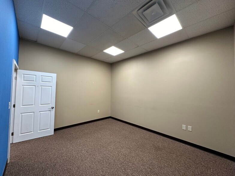More Photos Of 17 McKean Ave, Charleroi Medical For Lease