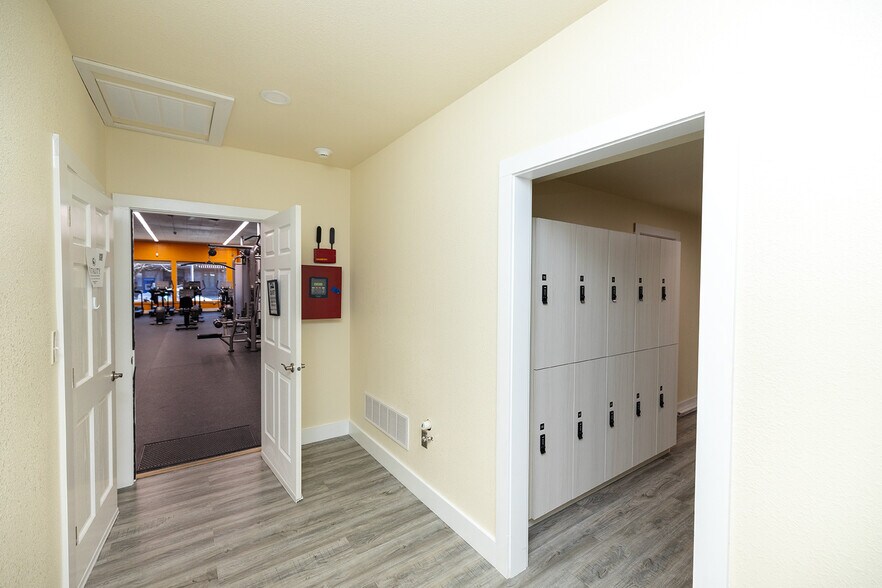 More Photos Of 115 N Main St, Lindsborg General Retail For Sale