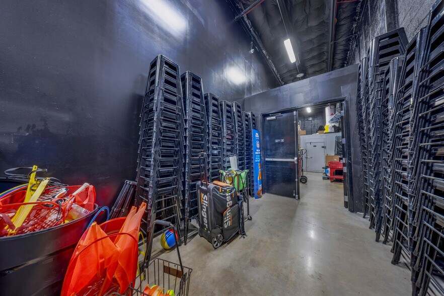 More Photos Of 1360 NW 88th Ave, Doral Bar For Sale