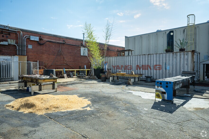 More Photos Of 1801 Rutherford Rd, Greenville Light Manufacturing For Lease