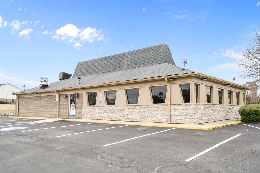 More Photos Of 1301 Gum Branch Rd, Jacksonville Restaurant For Sale