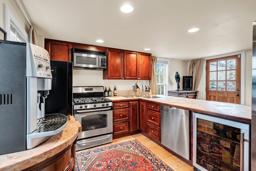 More Photos Of 137 Stockton St, Hightstown Flex For Sale