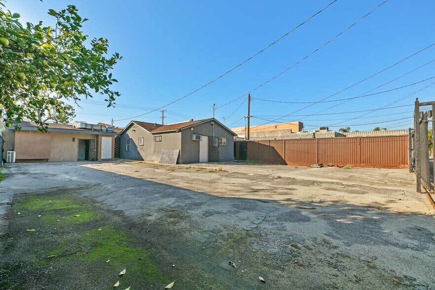 More Photos Of 5520-5522 Cahuenga Blvd, North Hollywood Freestanding For Sale