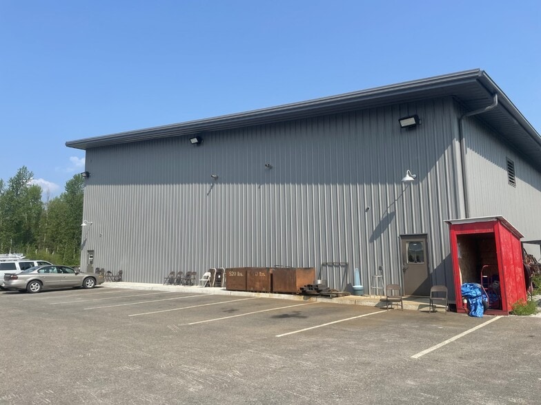 More Photos Of 850 Hawthorne Ave, Ponderay Manufacturing For Lease