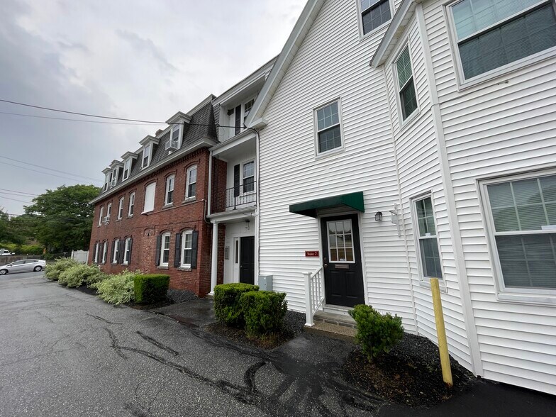 More Photos Of 12 Essex St, Andover Office For Lease