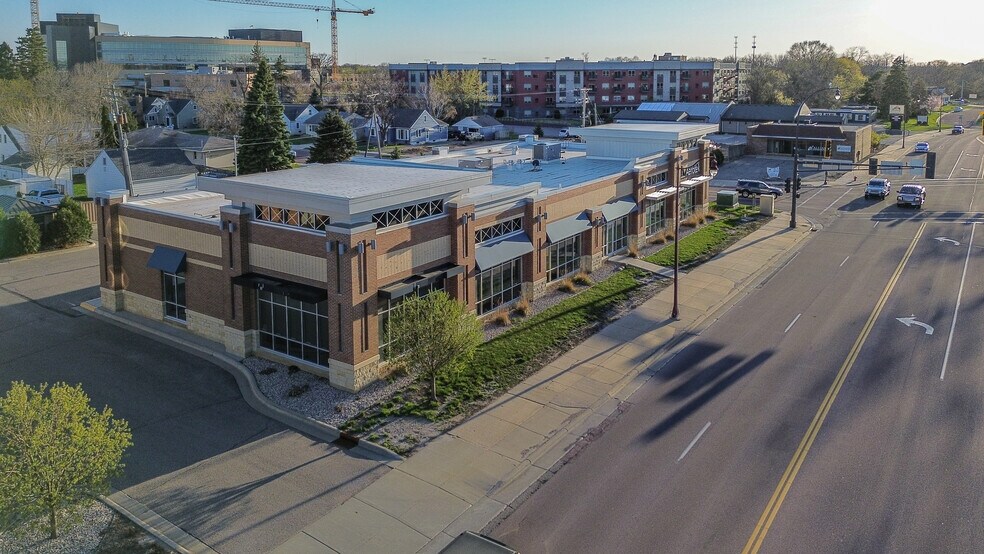 More Photos Of 921 Madison Ave, Mankato Medical For Lease