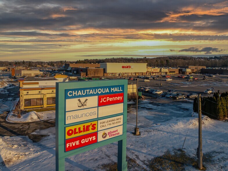 More Photos Of 318 E Fairmount Ave, Lakewood General Retail For Lease