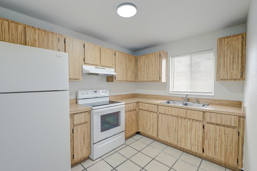 More Photos Of 937 SE 23rd Pl, Cape Coral Apartments For Sale