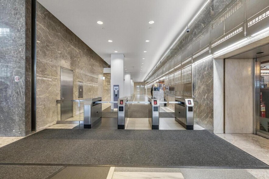 More Photos Of 633 Third Ave, New York Loft Creative Space For Sale