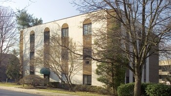 More Photos Of 6733 Curran St, McLean Medical For Lease