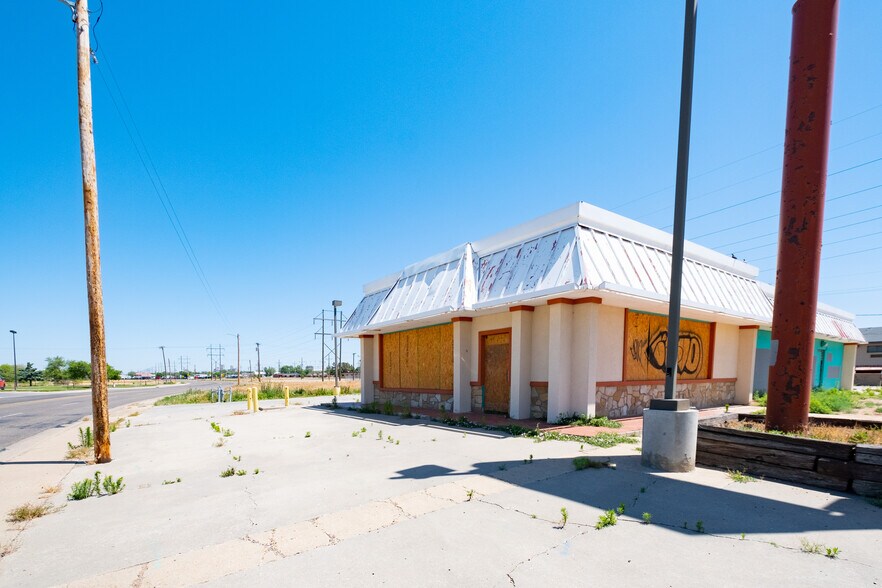 More Photos Of 1511 Quarter Horse Dr, Amarillo Freestanding For Sale