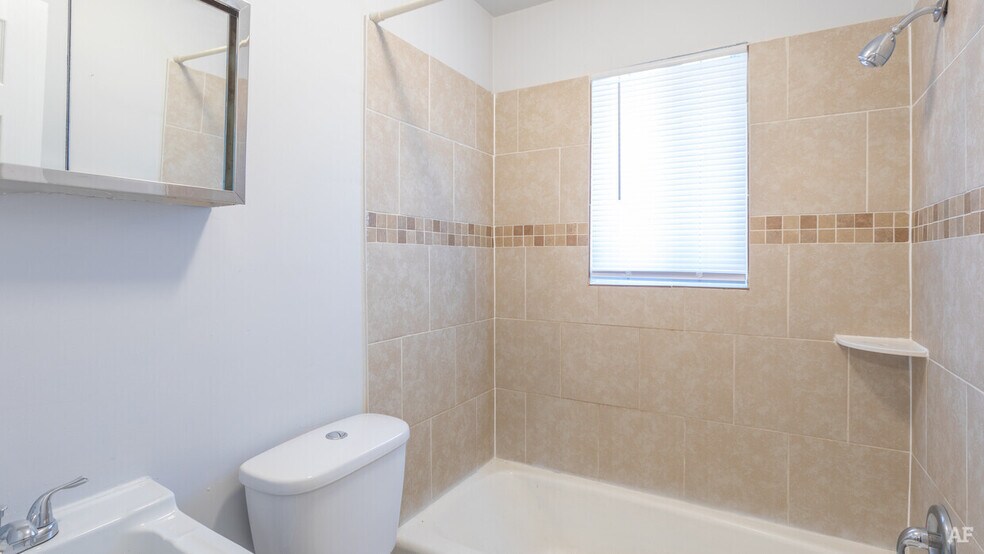 More Photos Of 1625 W Pembroke Ave, Hampton Apartments For Sale