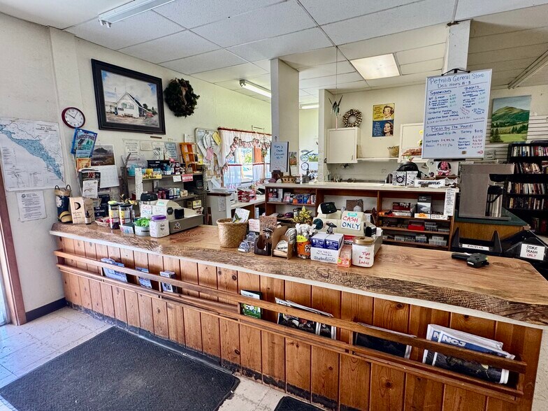 More Photos Of 40 Sherman st, Petrolia General Retail For Sale