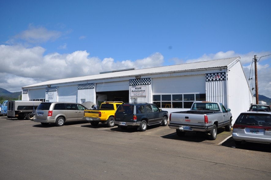 More Photos Of 1865 Main Ave N, Tillamook Storefront For Sale