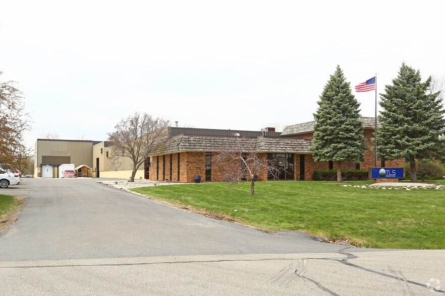 More Photos Of 78 Jackson Plaza, Ann Arbor Warehouse For Lease