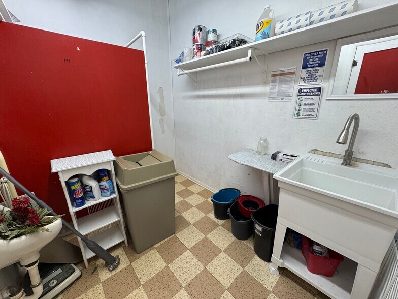 More Photos Of 87 S Main St, Keenesburg Storefront For Sale